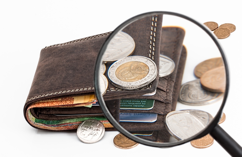 Salaries and private pensions outperform August 2022
